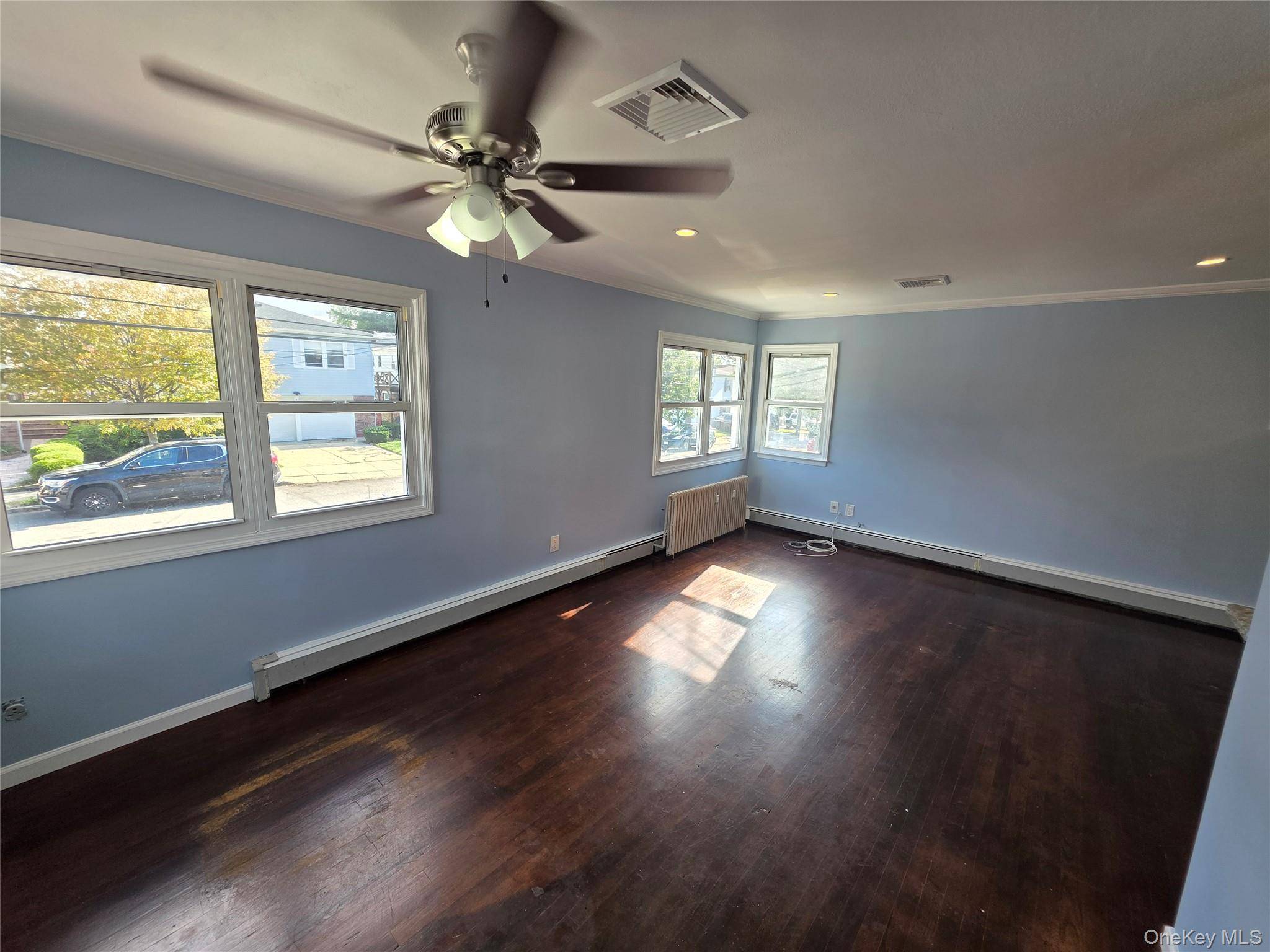 32-23 Plunkett AVE #1, Far Rockaway, NY 11691