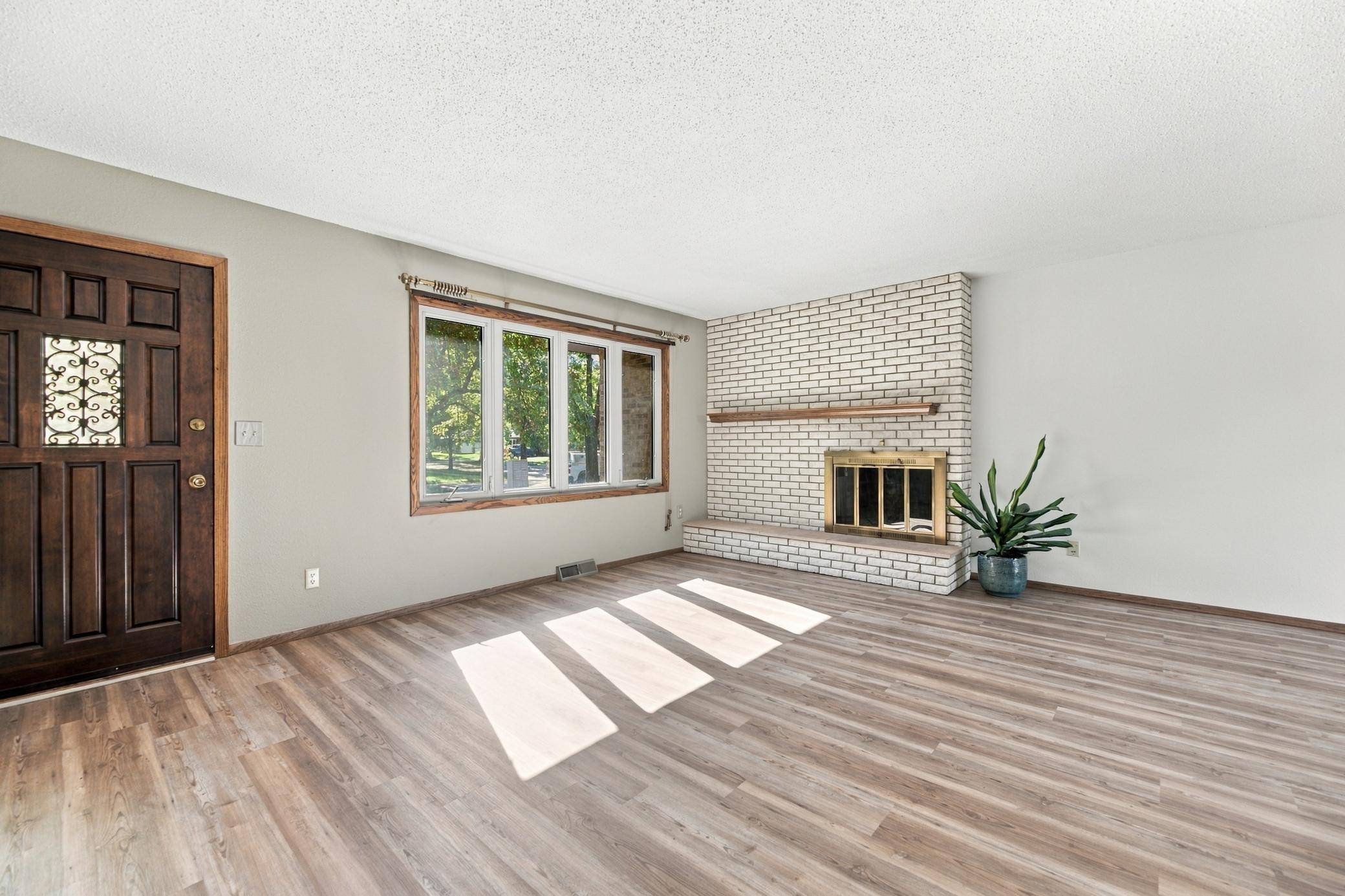 1402 E Gateway CIR S #H, Fargo, ND 58103