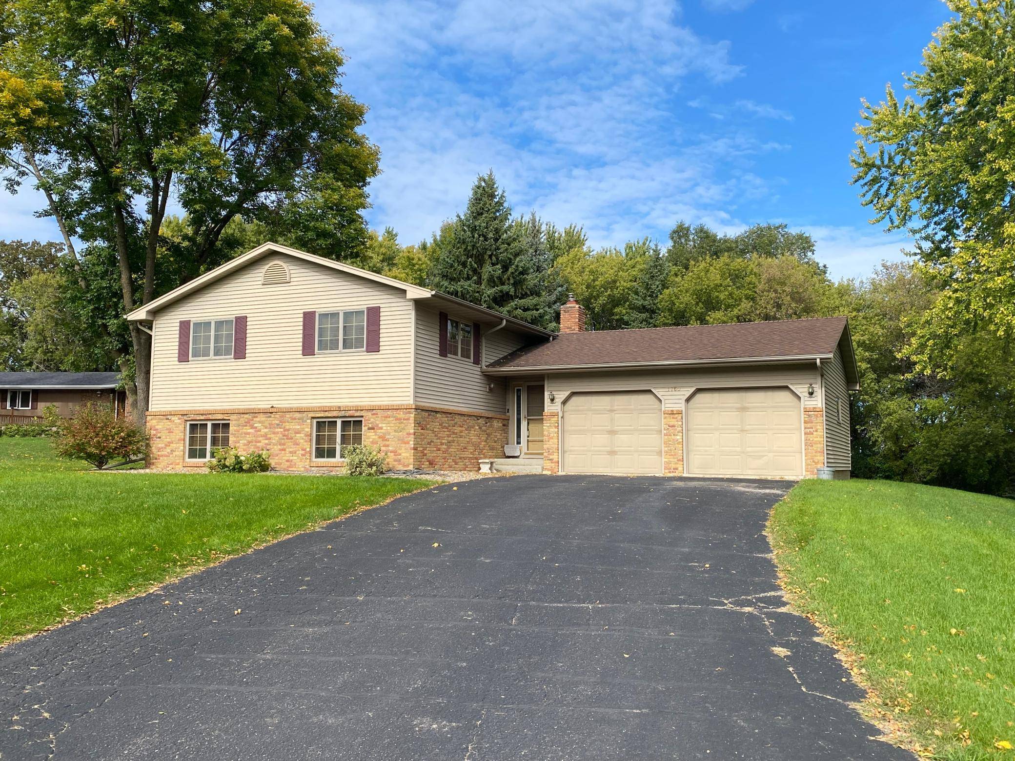 1760 48th AVE NE, Willmar, MN 56201