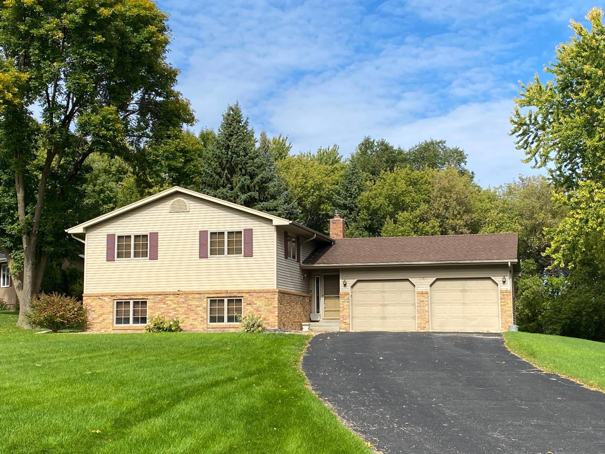 1760 48th AVE NE, Willmar, MN 56201