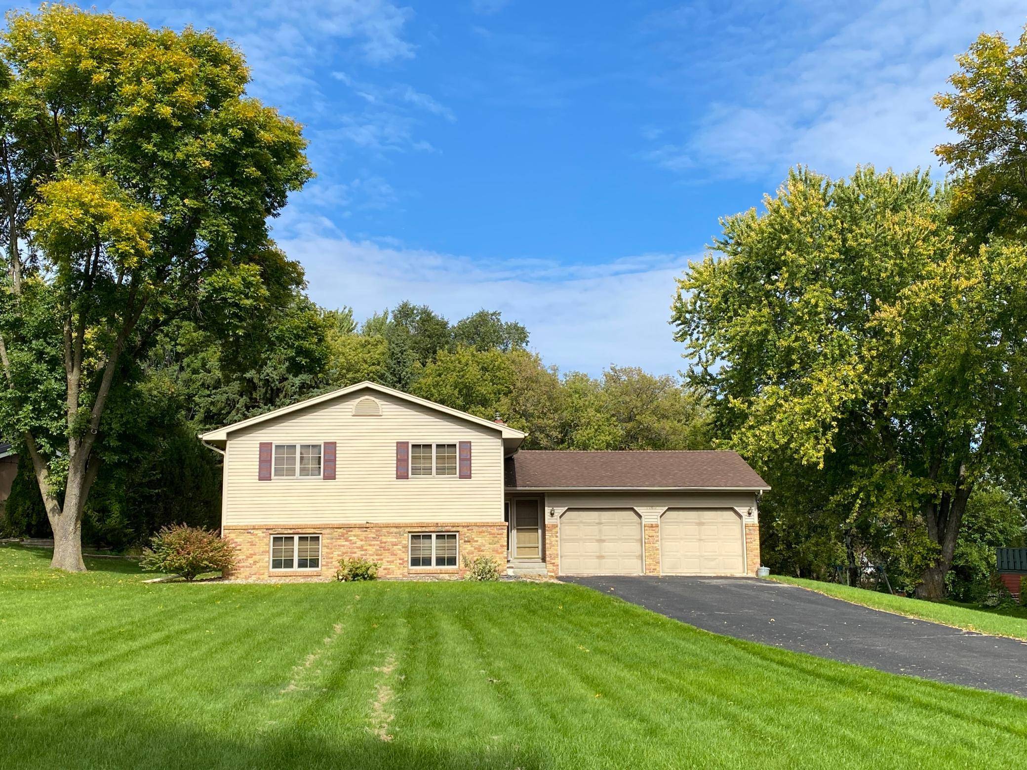 1760 48th AVE NE, Willmar, MN 56201