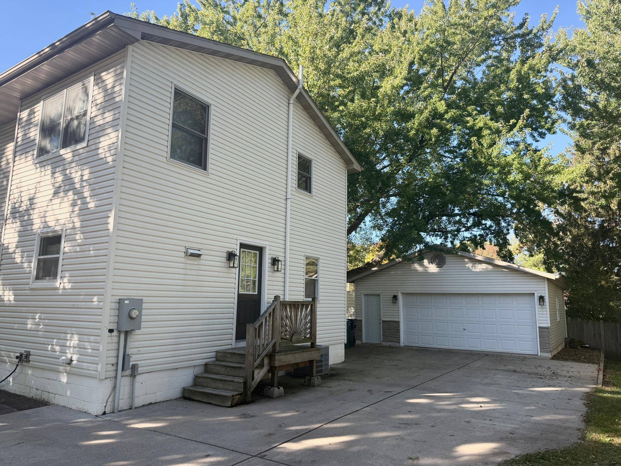 737 S Dakota AVE, New Richmond, WI 54017