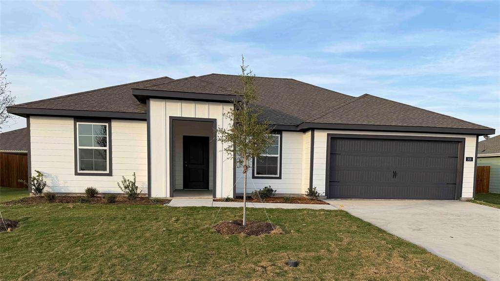 308 American Elm Drive, Nevada, TX 75173