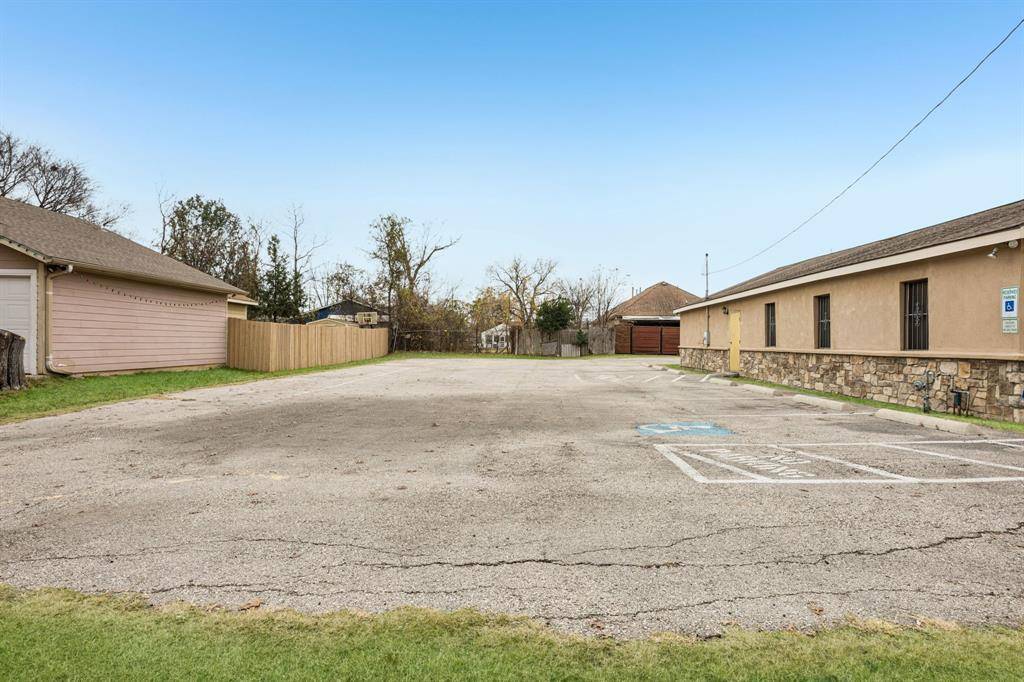 1734 Nomas Street, Dallas, TX 75212