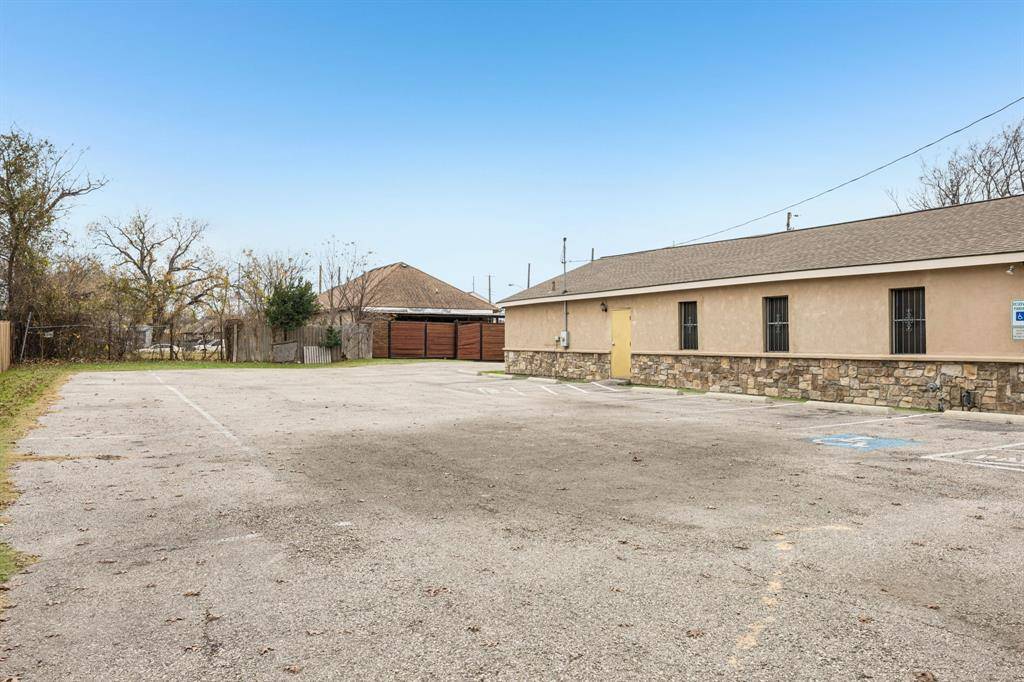 1734 Nomas Street, Dallas, TX 75212