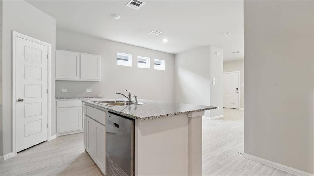 3012 MAPLE ORCHARD Lane, Fort Worth, TX 76140