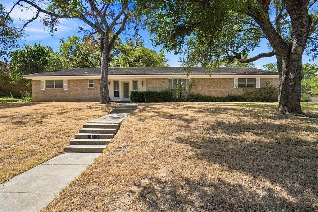 113 Wildwood Court, Azle, TX 76020