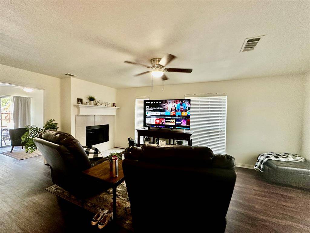 4707 Valleyview Drive, Mansfield, TX 76063