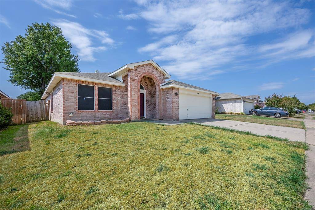 810 Engleside Drive, Arlington, TX 76018