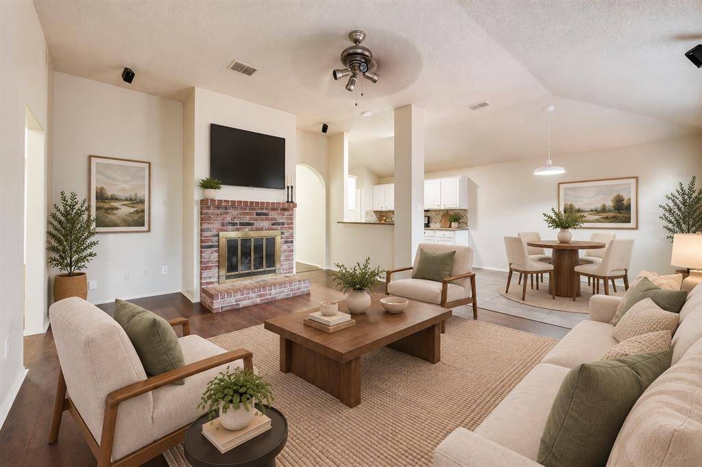 810 Engleside Drive, Arlington, TX 76018