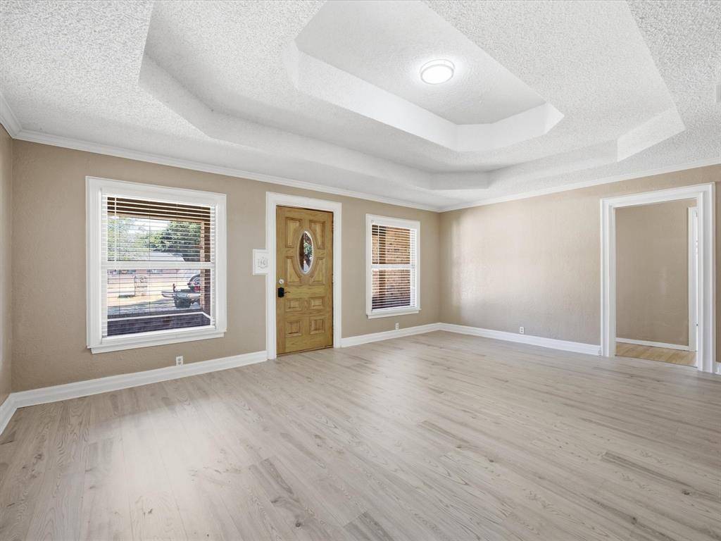 7905 Ella Young Drive, Lakeside, TX 76135