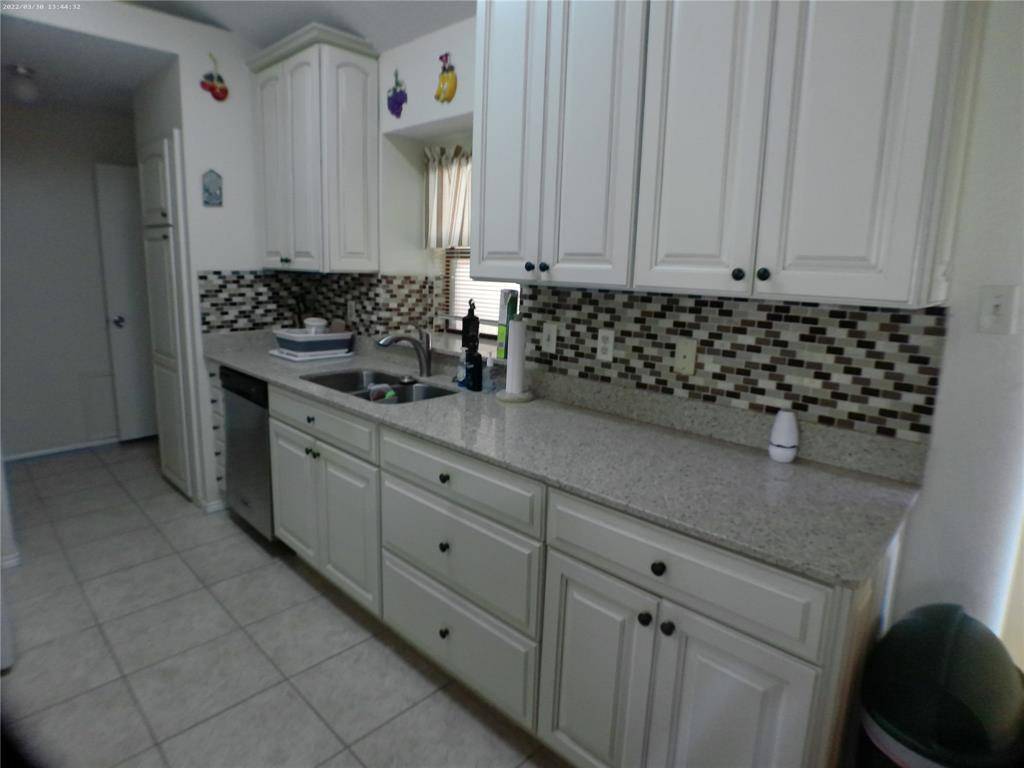 11802 HICKORY GARDEN Drive, Balch Springs, TX 75180