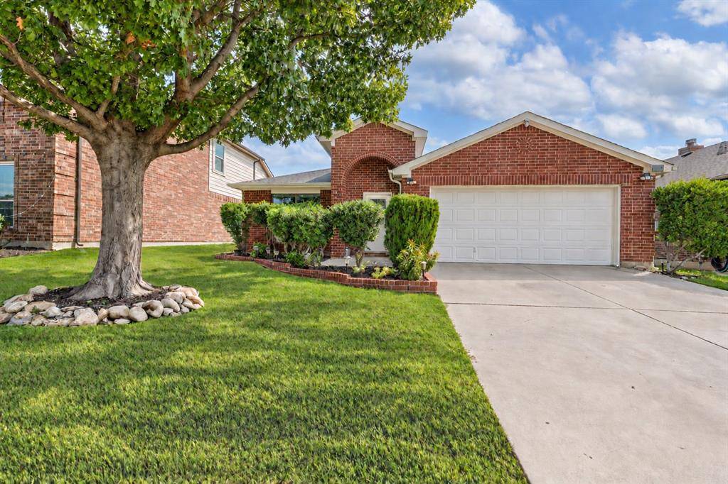 6632 Friendsway Drive, Fort Worth, TX 76137