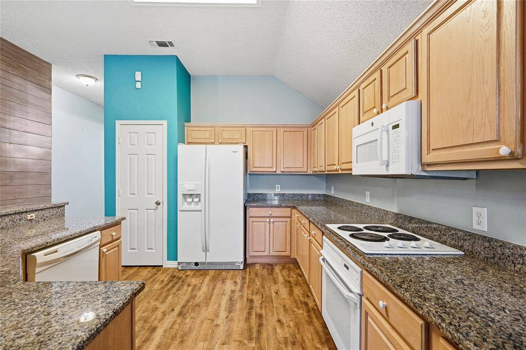 408 Pin Oak Trail, Keller, TX 76248