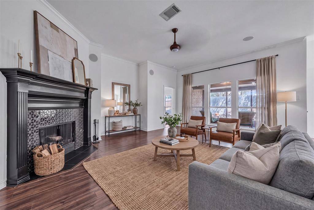 4533 Summerbrook Circle, Fort Worth, TX 76137