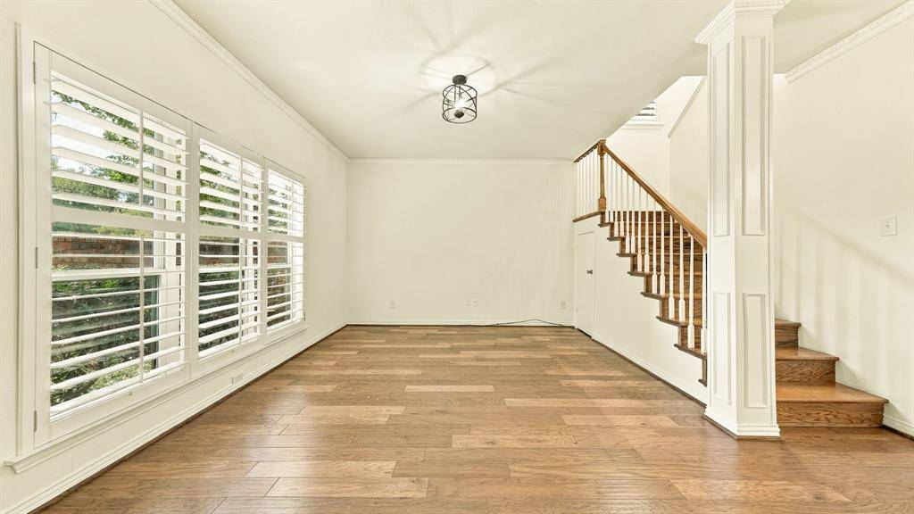 4325 Bellaire Drive S, Fort Worth, TX 76109