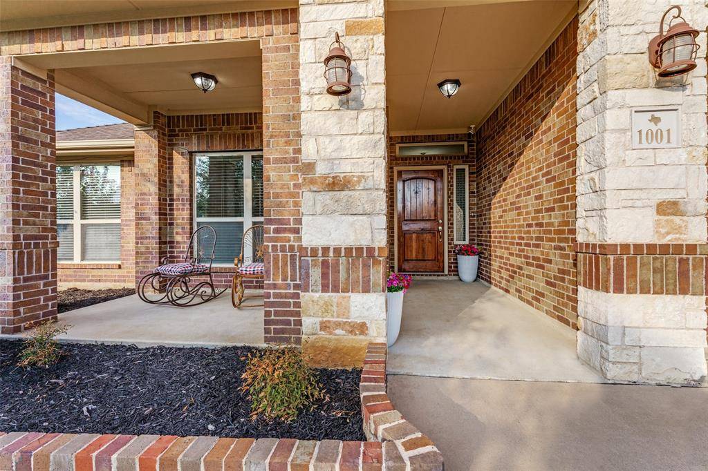 1001 Morningside Drive, Burleson, TX 76028