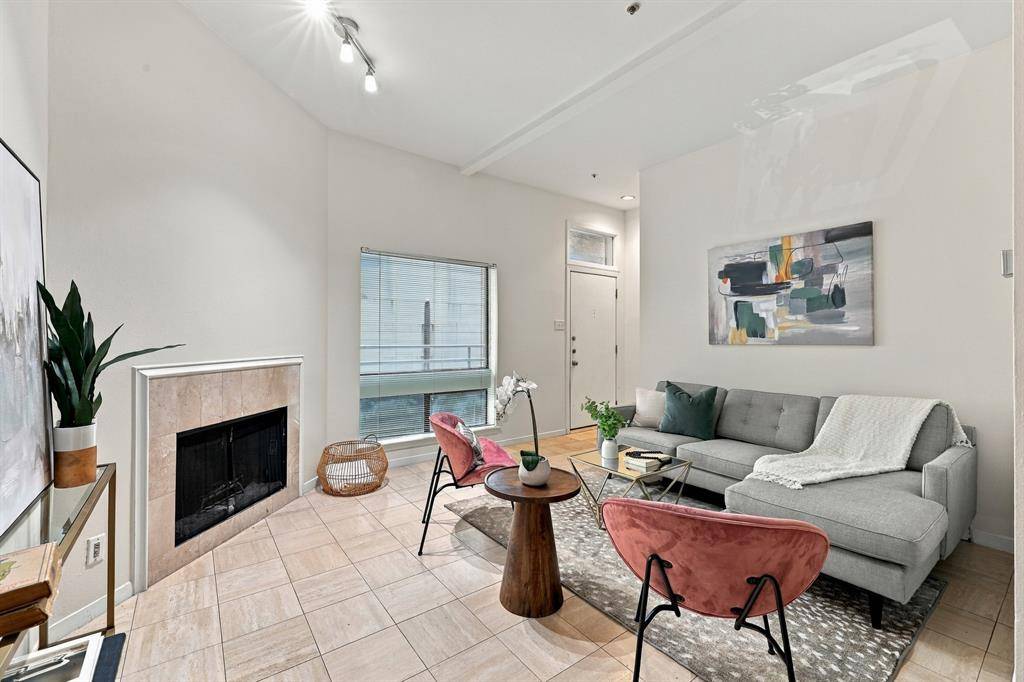 4334 Buena Vista Street #E, Dallas, TX 75205