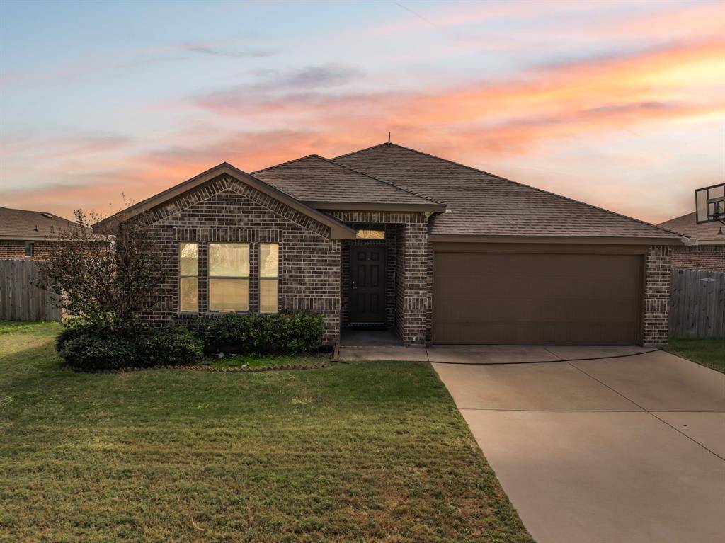 422 Stoneridge Drive, Hillsboro, TX 76645