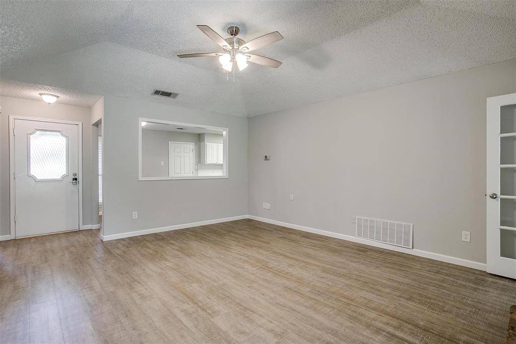 5909 Kesler Drive, Arlington, TX 76017