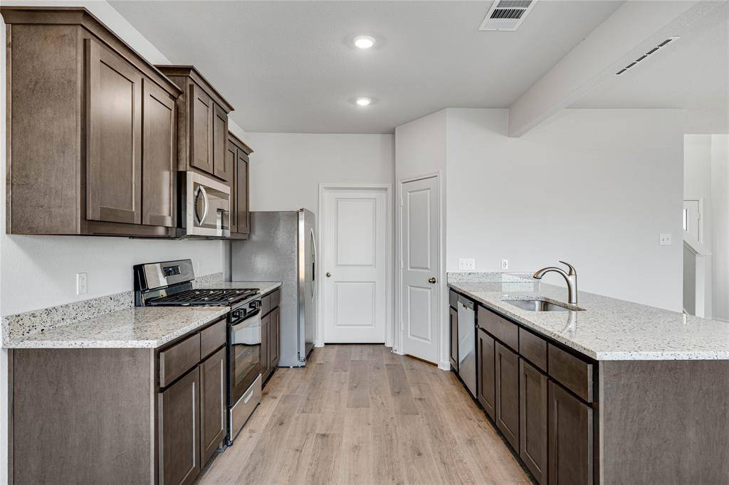 11156 Santana Drive, Fort Worth, TX 76108