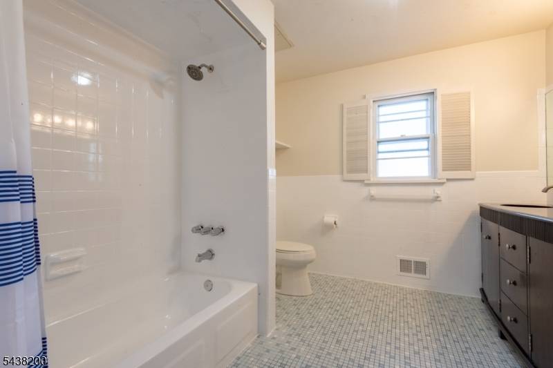 109 Centennial Ave, Cranford Twp., NJ 07016
