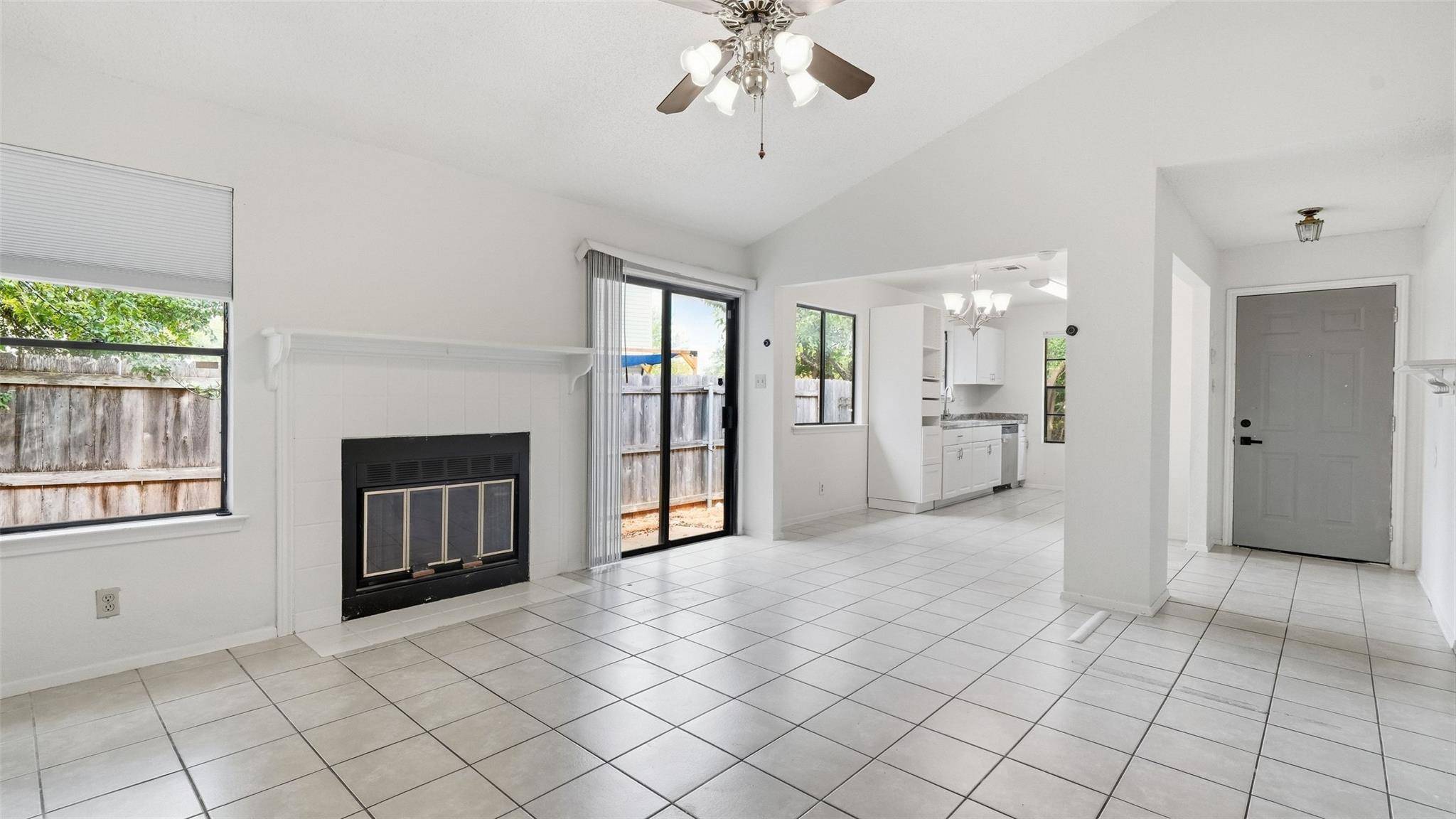 1124 Greenbriar LOOP, Round Rock, TX 78664