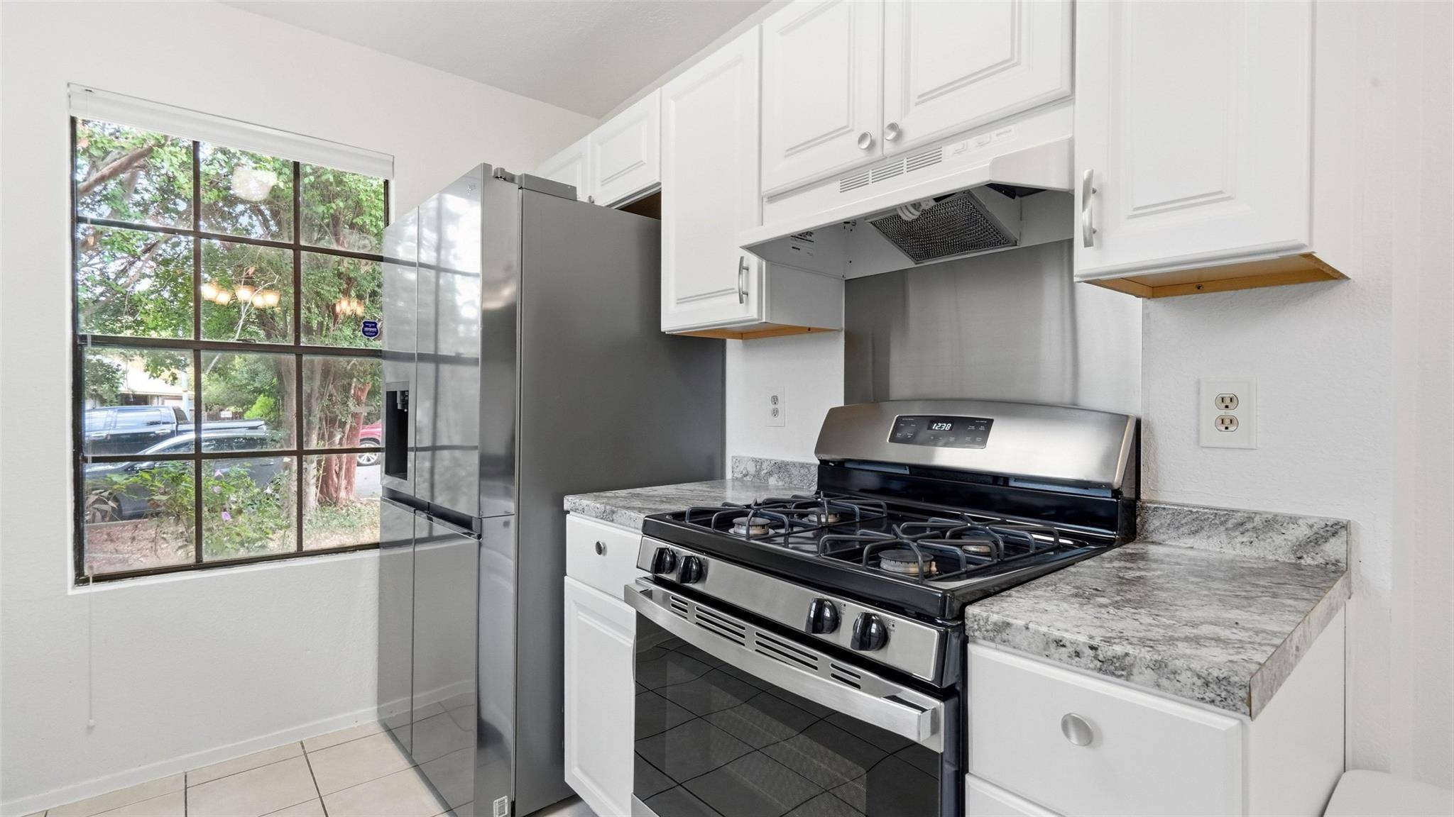 1124 Greenbriar LOOP, Round Rock, TX 78664