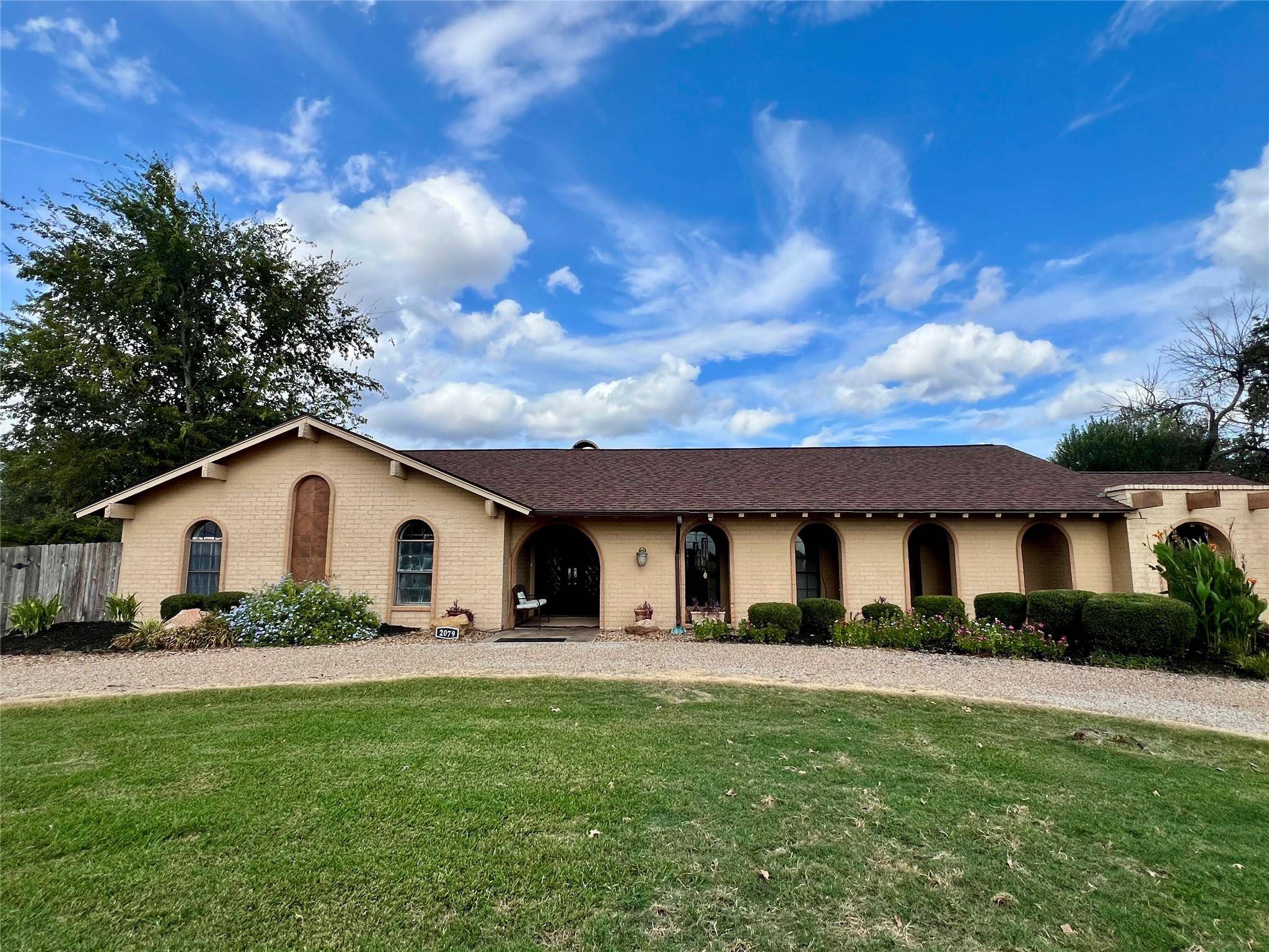 2079 County Road 226, Giddings, TX 78942