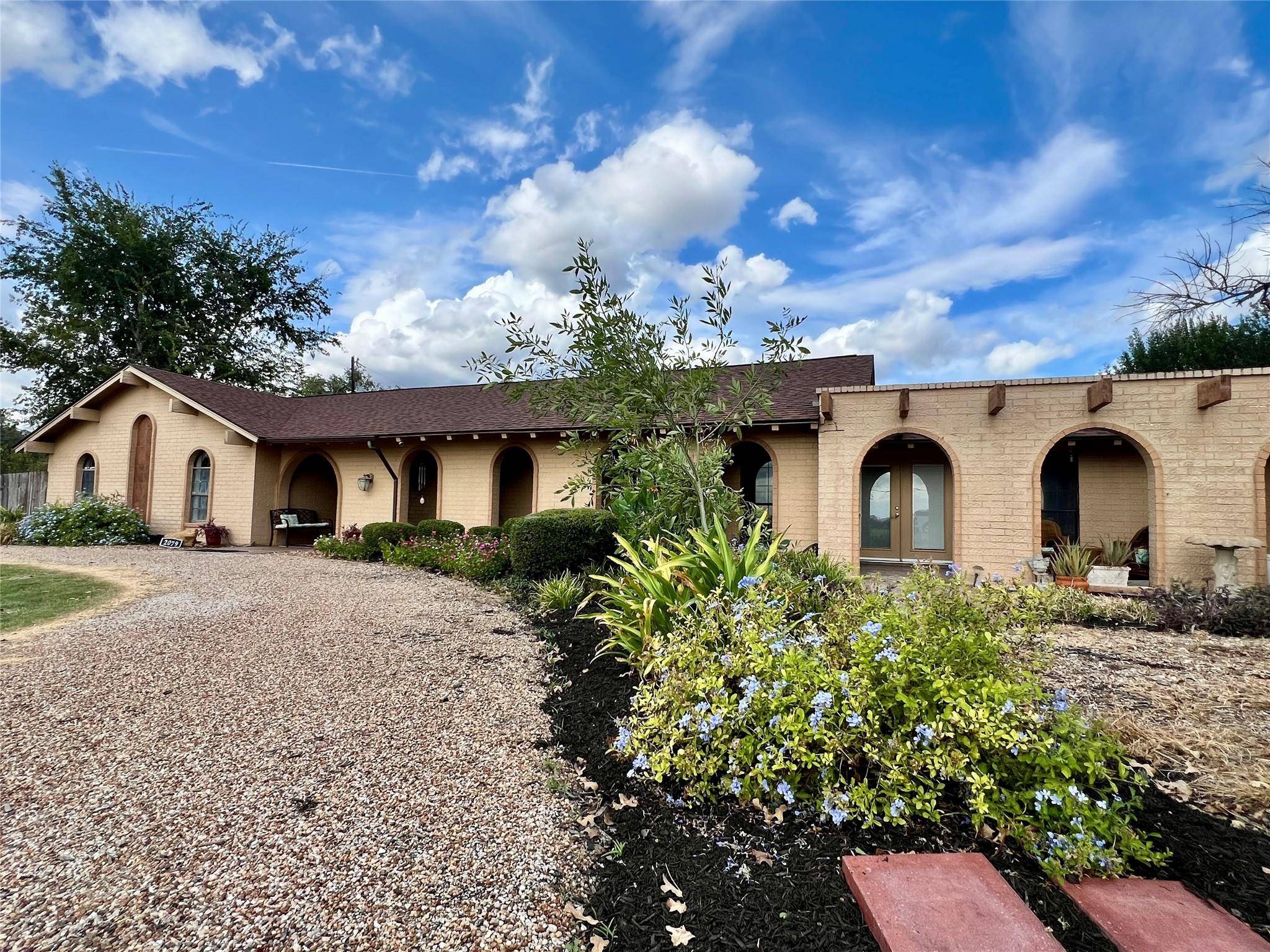 2079 County Road 226, Giddings, TX 78942