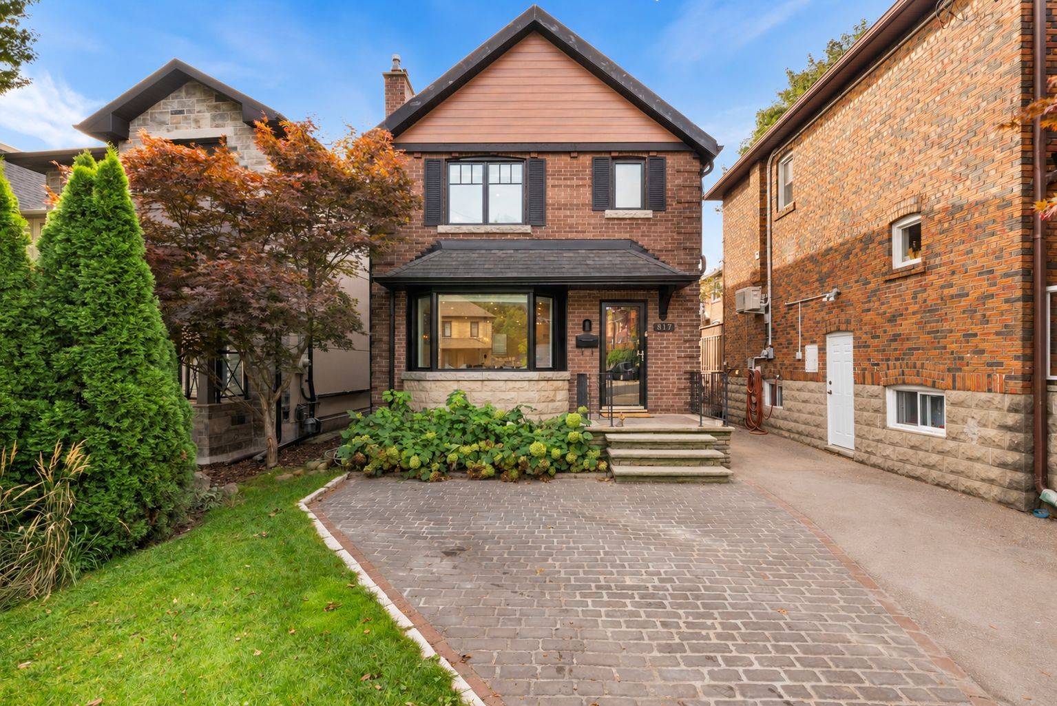 817 Millwood RD, Toronto C11, ON M4G 1W3