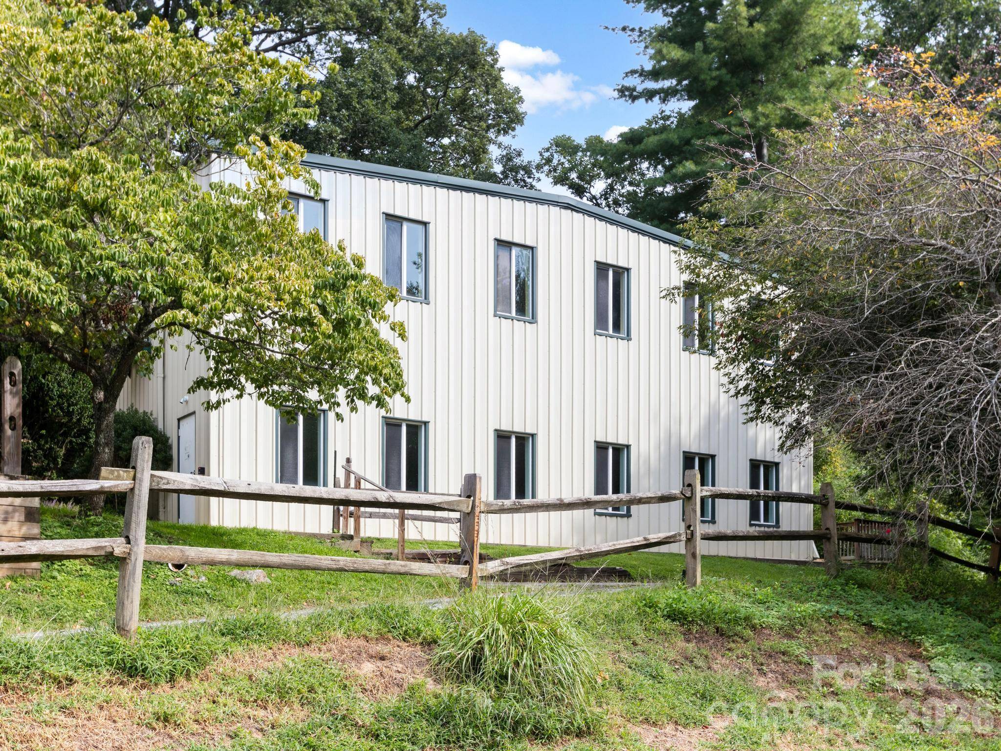 3 Science Of Mind WAY, Asheville, NC 28806