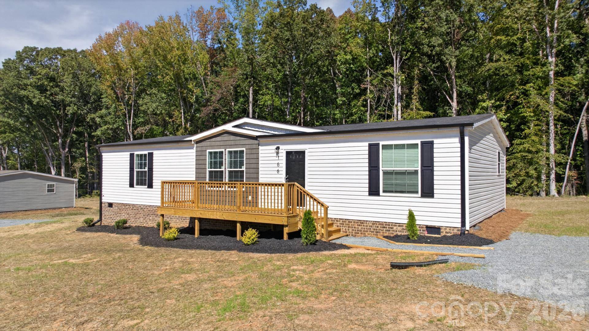 166 Christophers CT, Lexington, NC 27295