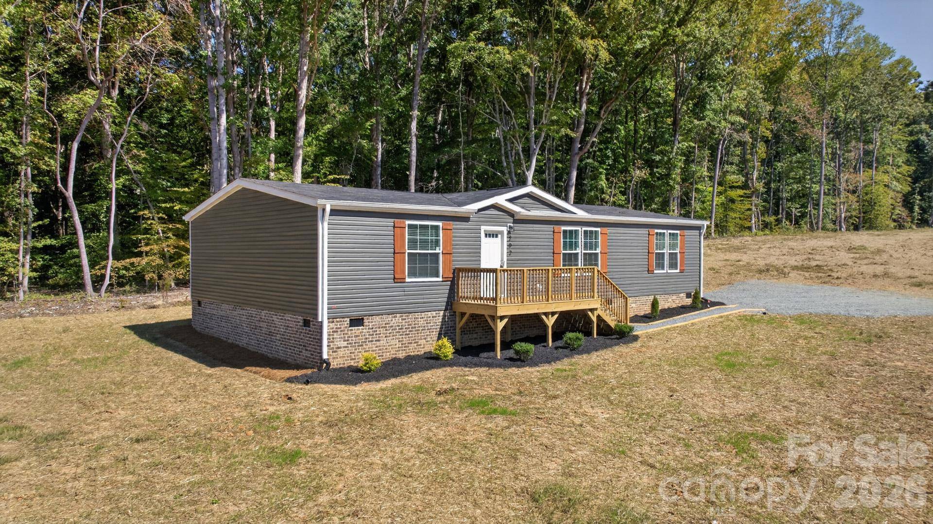 202 Christophers CT, Lexington, NC 27295