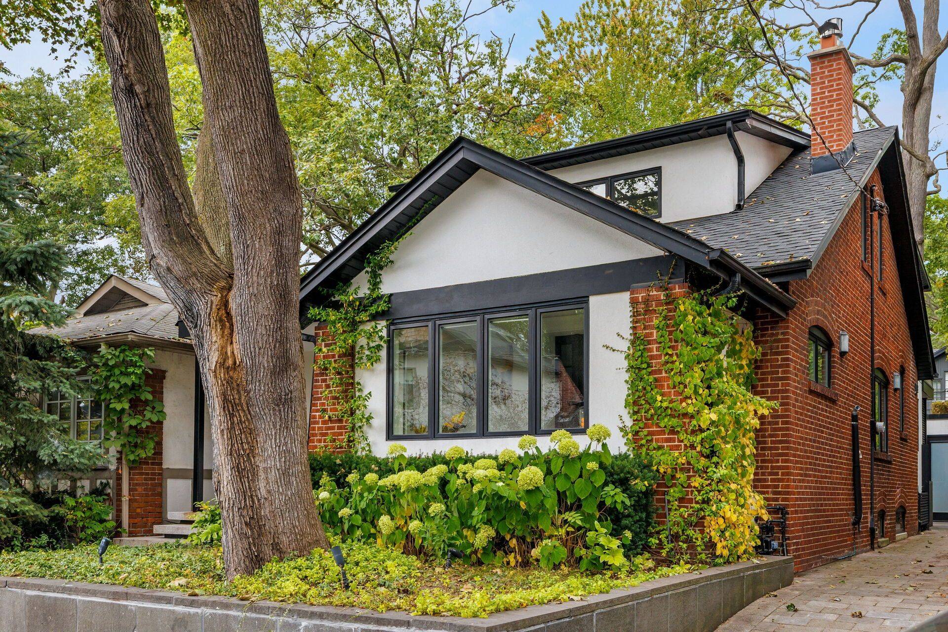 30 Duart Park RD, Toronto E02, ON M4E 1J2