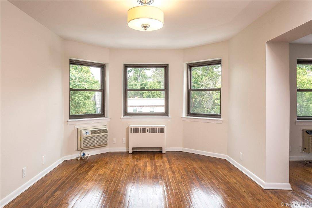 16 Studio Arcade #3B, Bronxville, NY 10708
