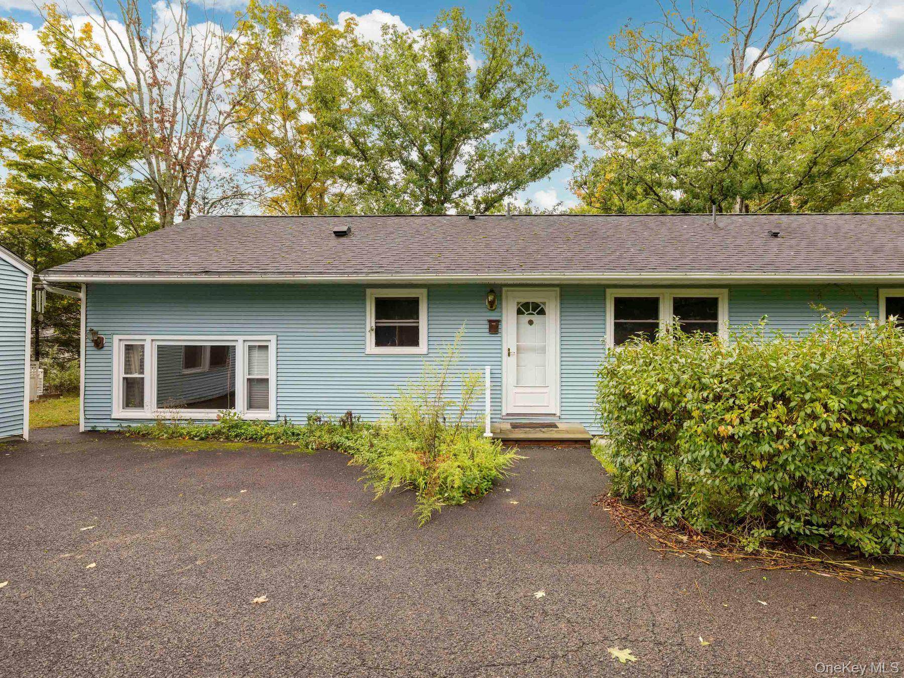 5 Van De Bogart RD, Woodstock, NY 12498