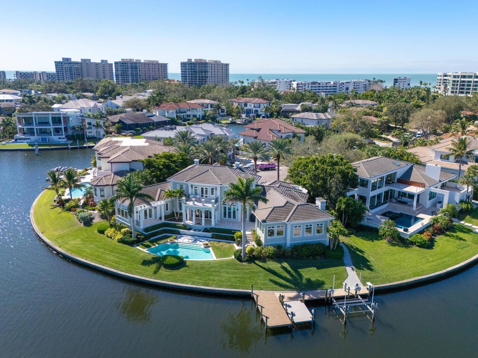 560 HARBOR POINT RD, Longboat Key, FL 34228