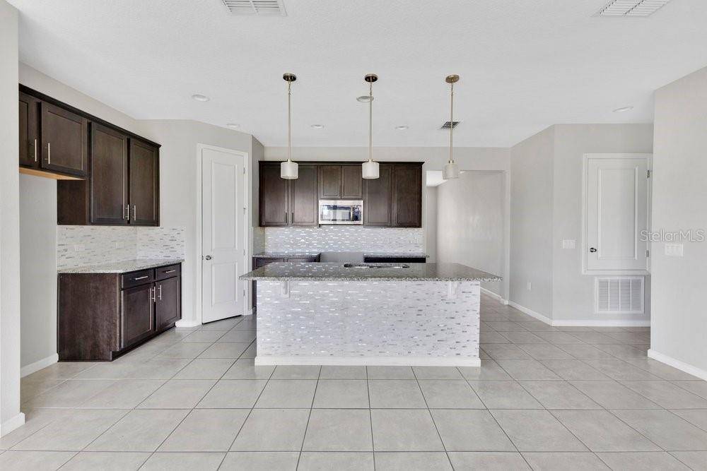 2570 WADEVIEW LOOP, St Cloud, FL 34769