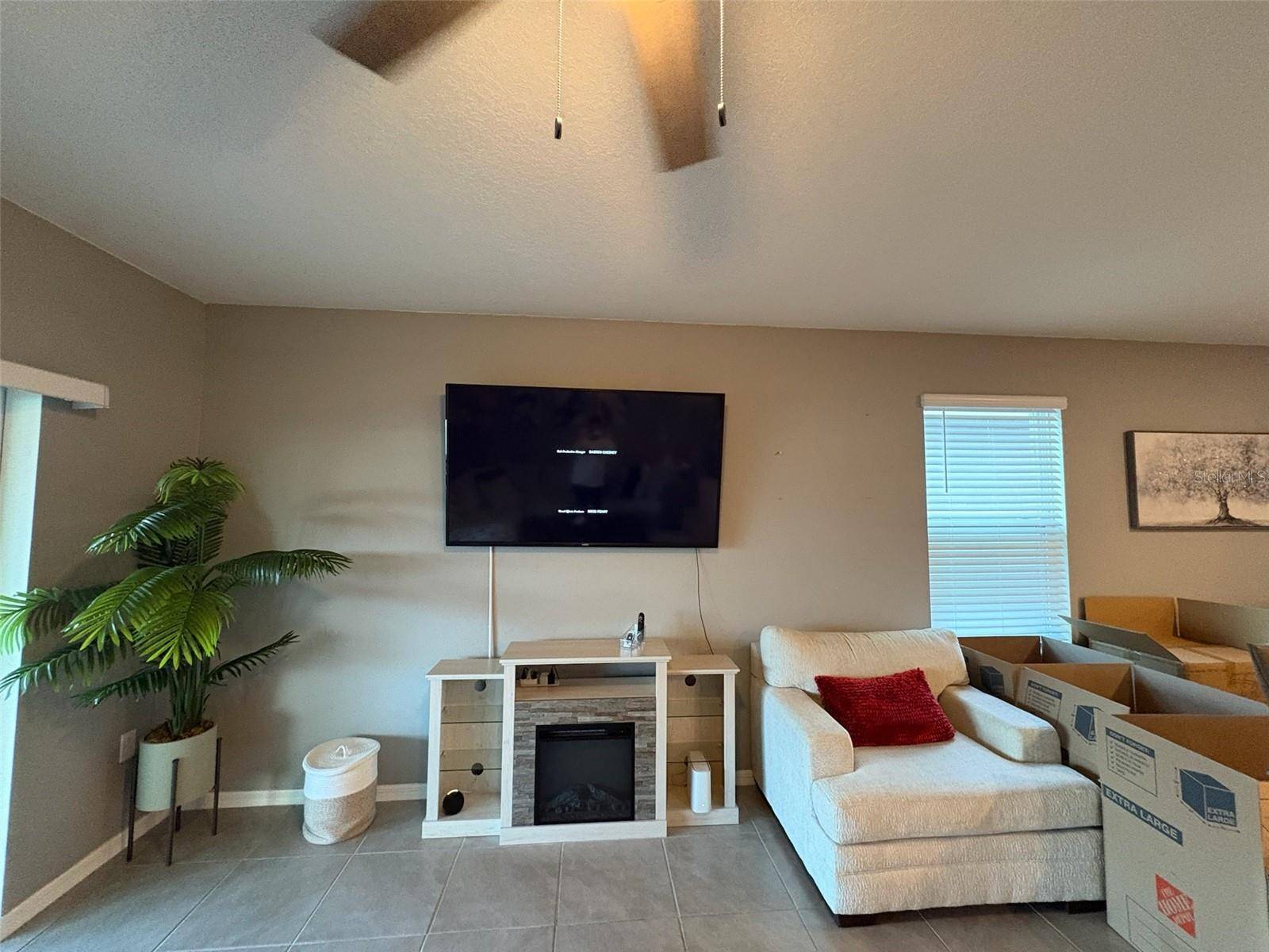 928 AUGUST SKY DR, Deltona, FL 32738