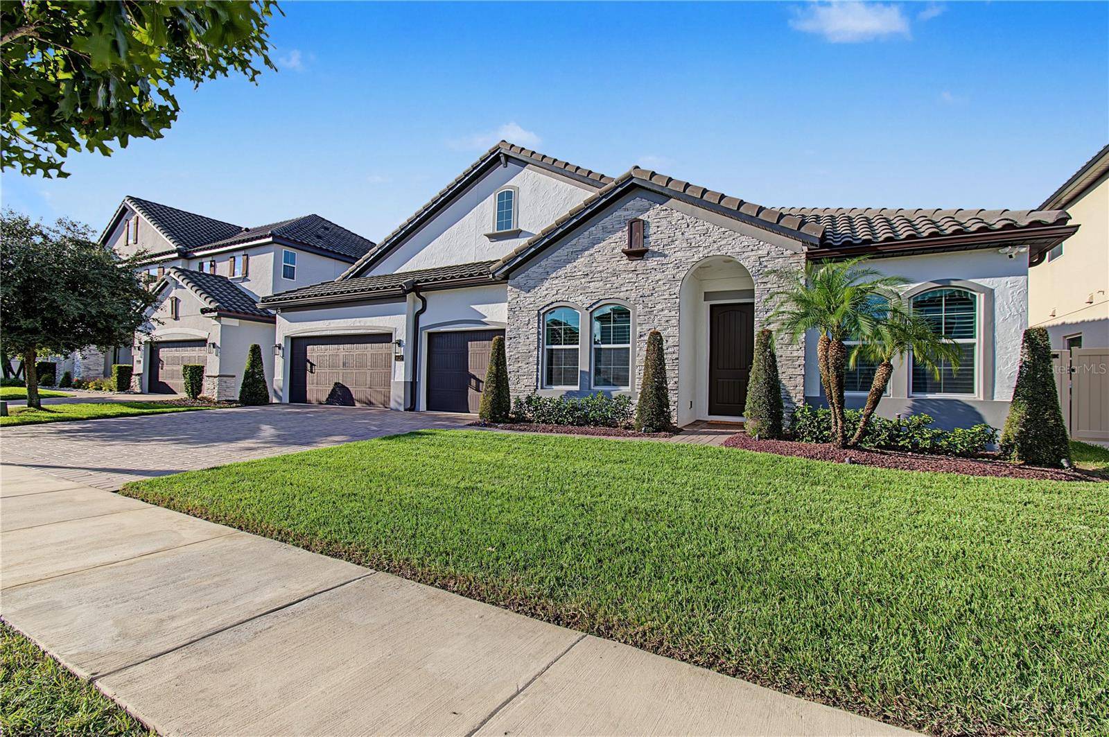 8037 LUDINGTON CIR, Orlando, FL 32836