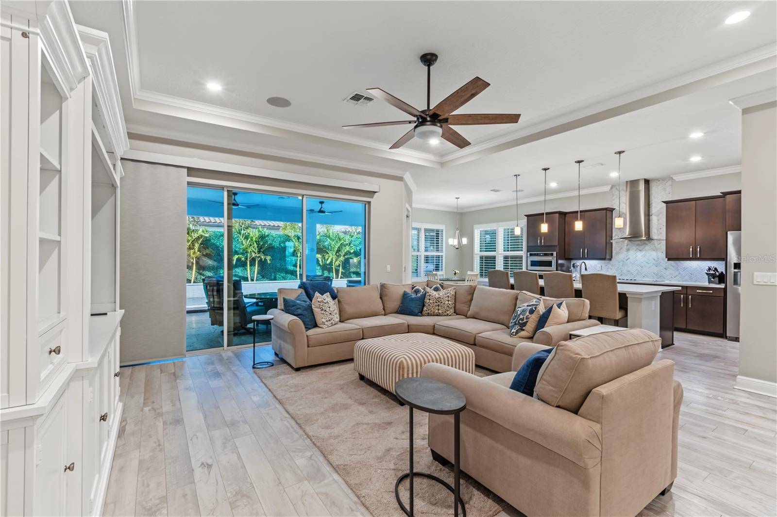 8037 LUDINGTON CIR, Orlando, FL 32836