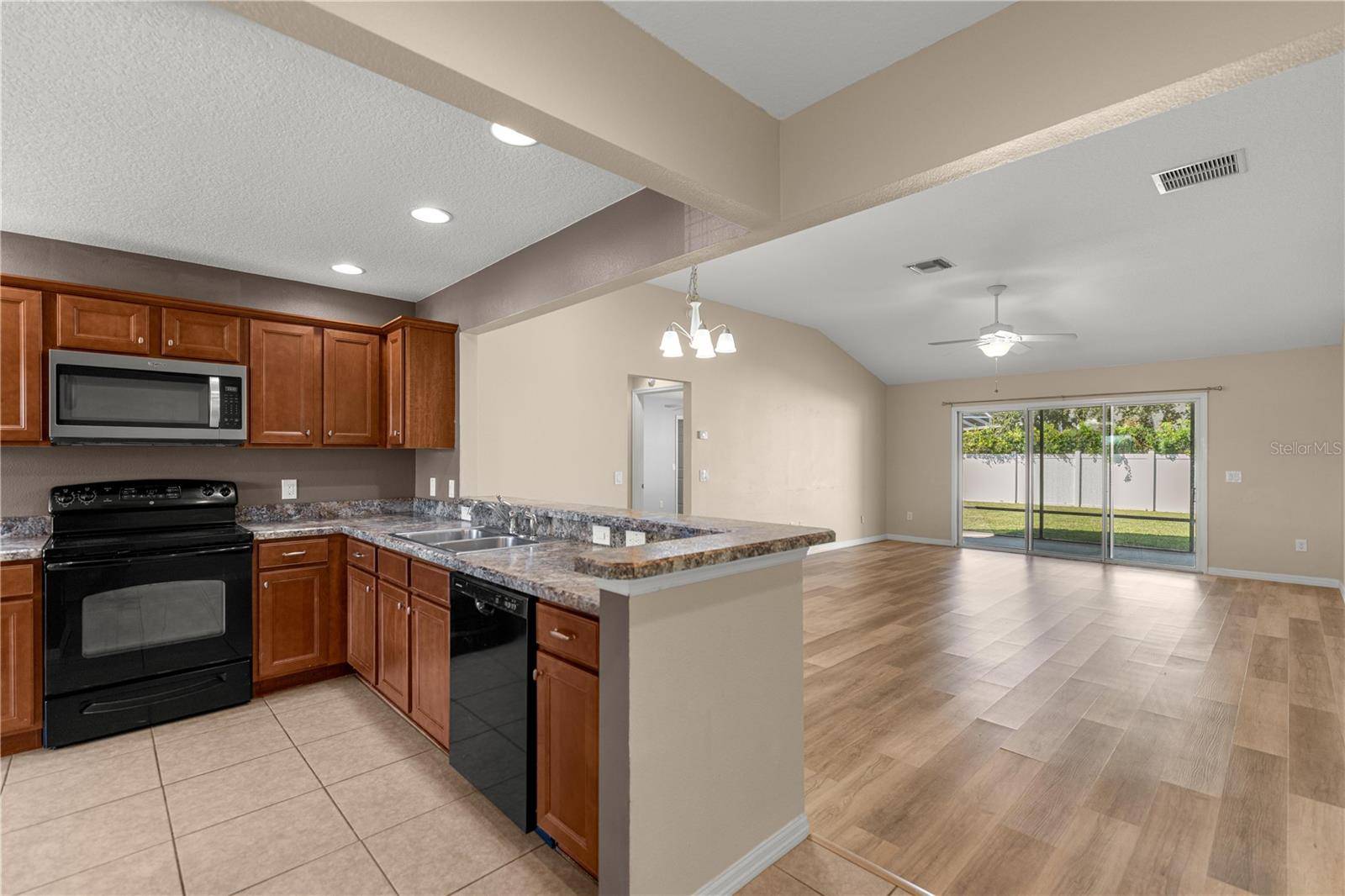 12166 NE 51ST CIR, Oxford, FL 34484