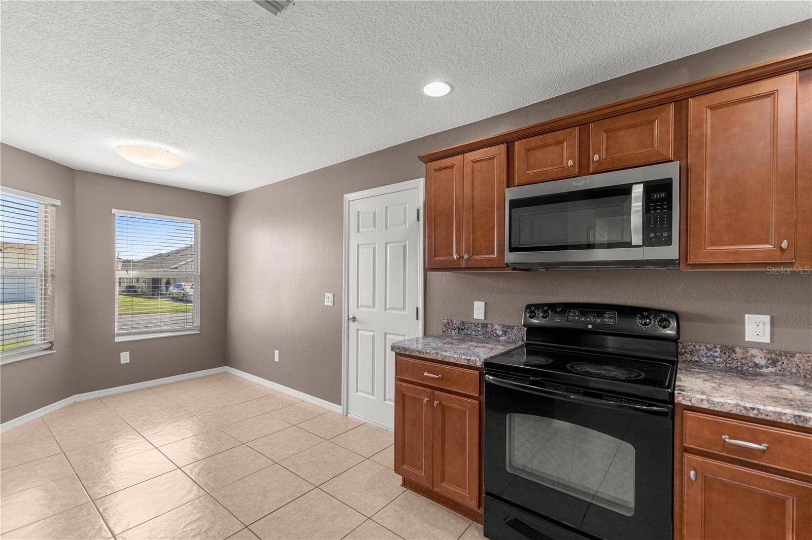 12166 NE 51ST CIR, Oxford, FL 34484