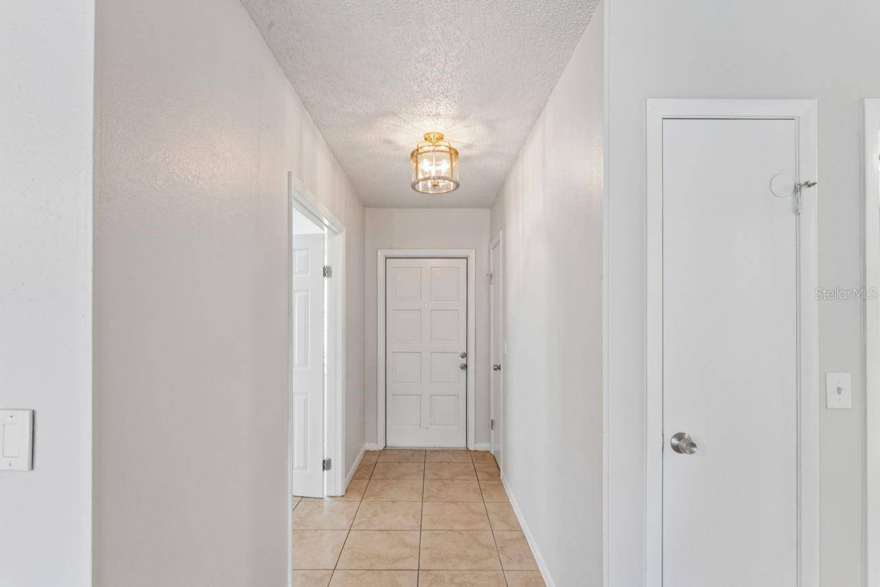 14051 BRIARDALE LN, Tampa, FL 33618