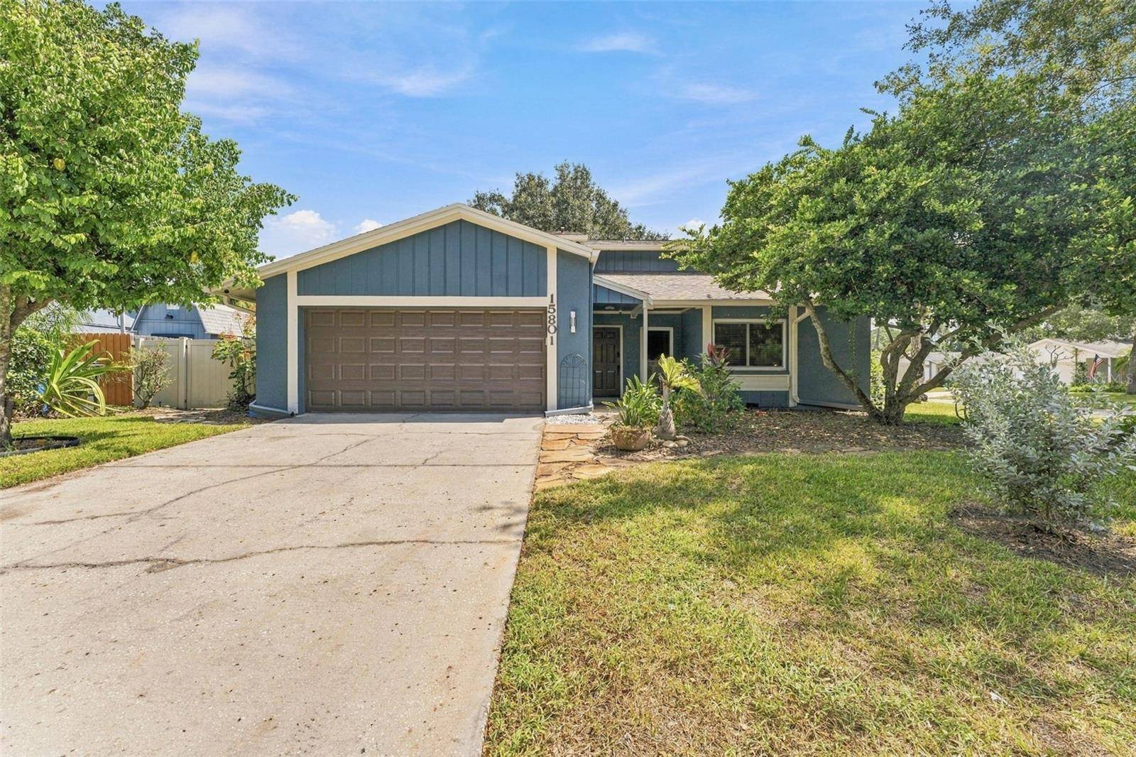 15801 COUNTRY LAKE DR, Tampa, FL 33624