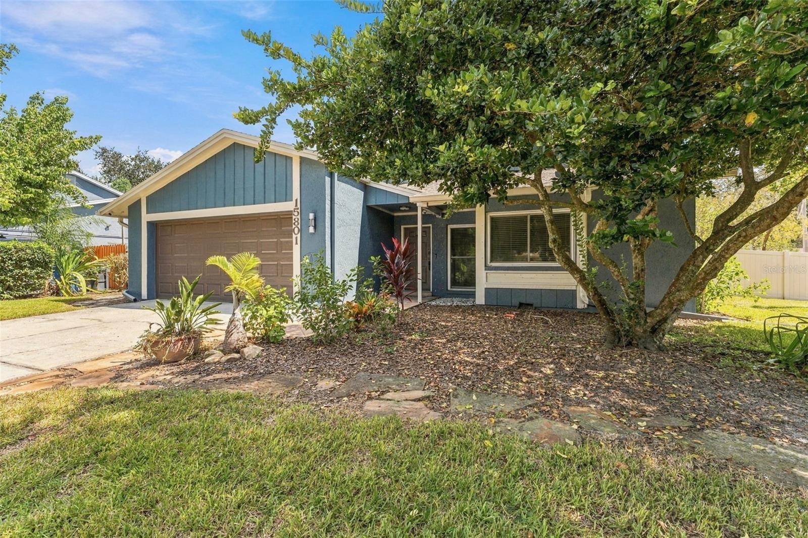 15801 COUNTRY LAKE DR, Tampa, FL 33624