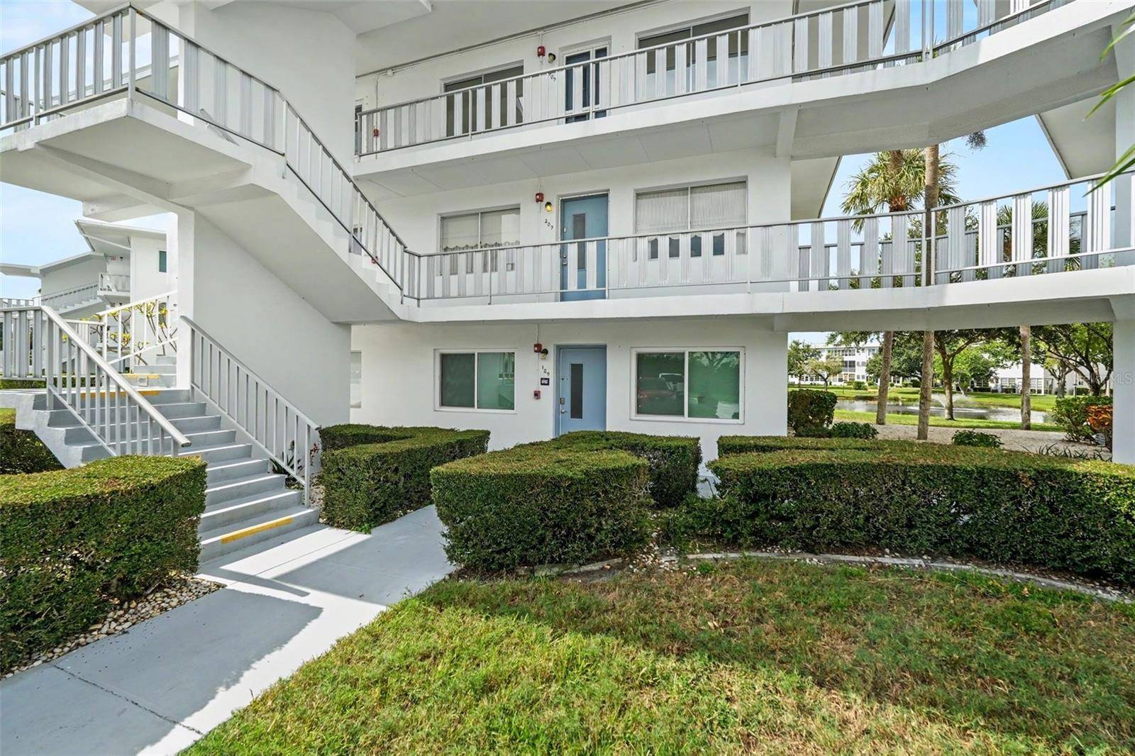 11201 80TH AVE #209, Seminole, FL 33772