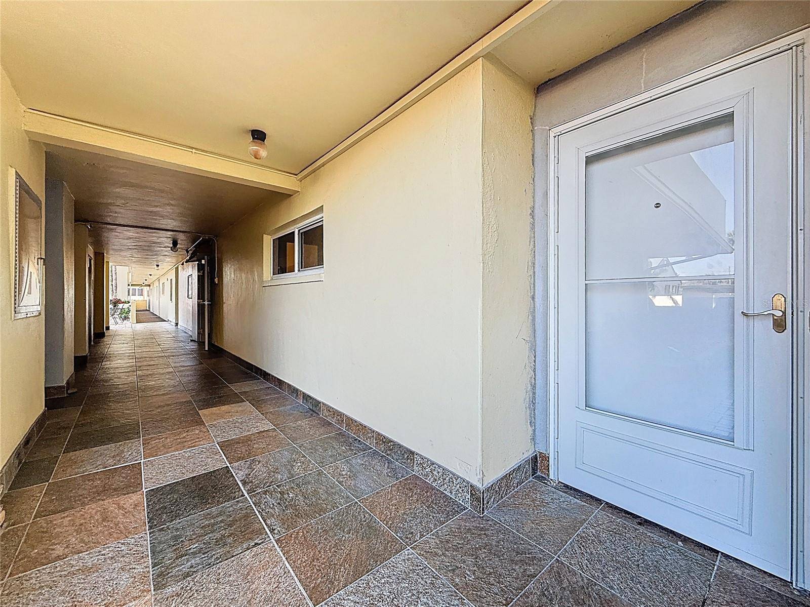 4550 COVE CIR #106, St Petersburg, FL 33708