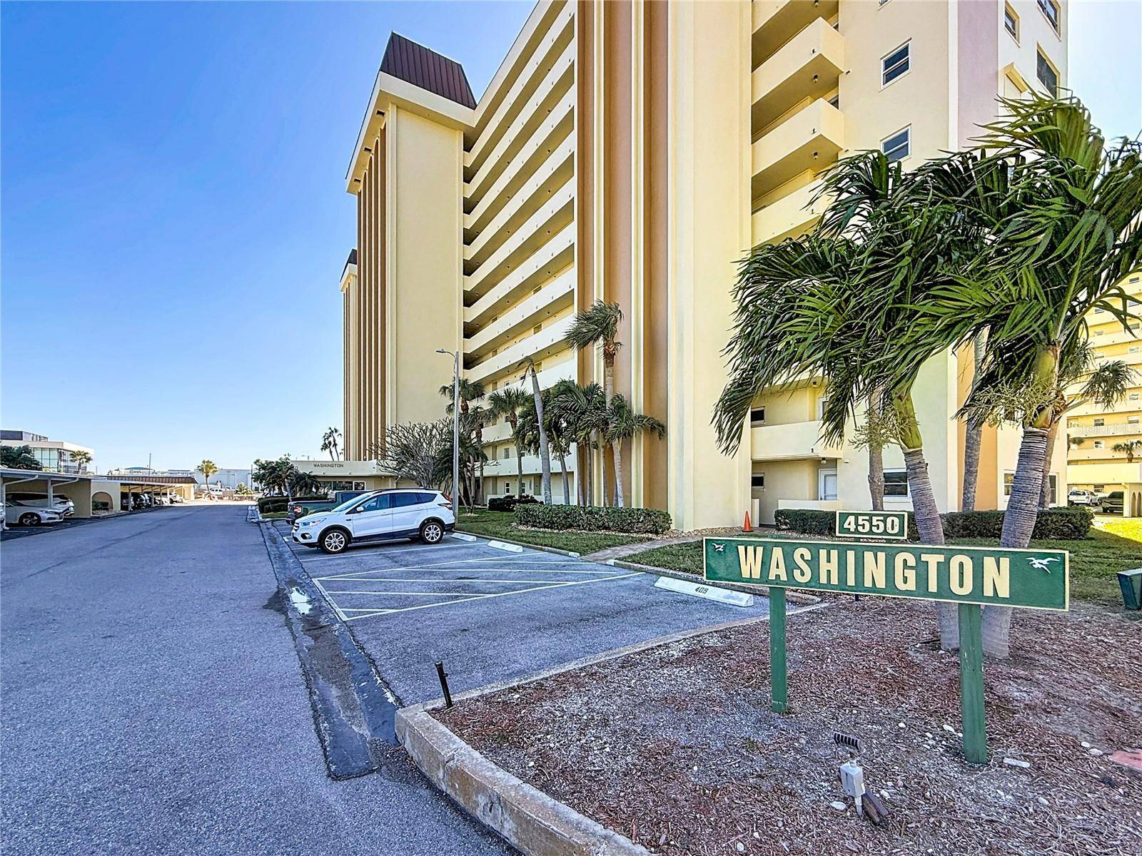 4550 COVE CIR #106, St Petersburg, FL 33708